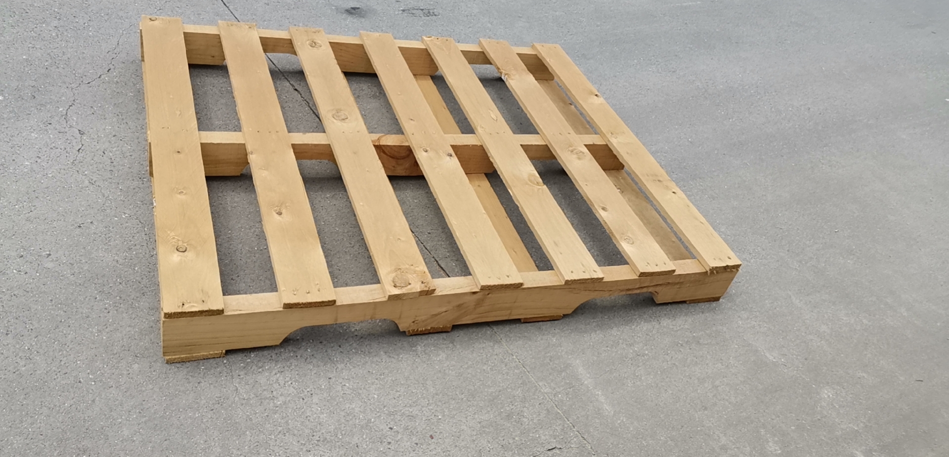 韶关根据材质选择木托盘